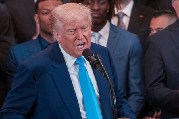 May 21, 2025, Washington, District of Columbia, USA: President DONALD TRUMP welcomes the University of Florida Gators National Champion basketball team to the East Room of the White House on May 21, 2025. Washington USA - ZUMAl312 20250521_znp_l312_041 Copyright: xAndrewxLeydenx