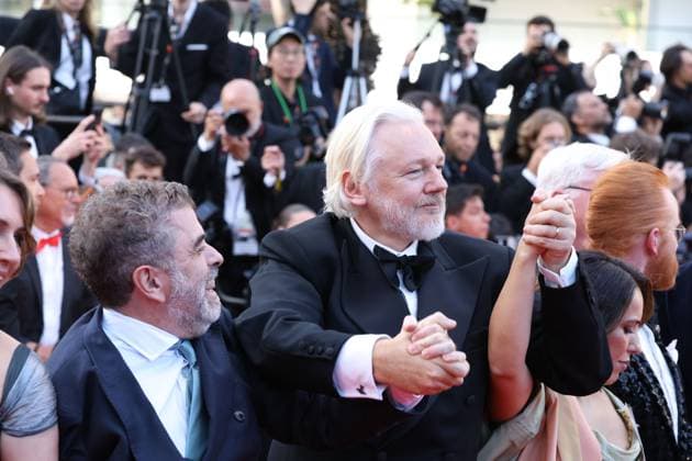 The History of Sound red carpet in Cannes Stella Assange, Julian Assange, Eugene Jarecki and Jennifer Robinson during the The History of Sound premiere during the The History of Sound premiere 78th Cannes Film Festival, France on 21 May 2025. CAP GOL GOL Cannes CÃ te d Azur France Copyright: xRickxGold CapitalxPicturesx