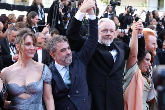 The History of Sound red carpet in Cannes Stella Assange, Julian Assange, Eugene Jarecki and Jennifer Robinson during the The History of Sound premiere during the The History of Sound premiere 78th Cannes Film Festival, France on 21 May 2025. CAP GOL GOL Cannes CÃ te d Azur France Copyright: xRickxGold CapitalxPicturesx