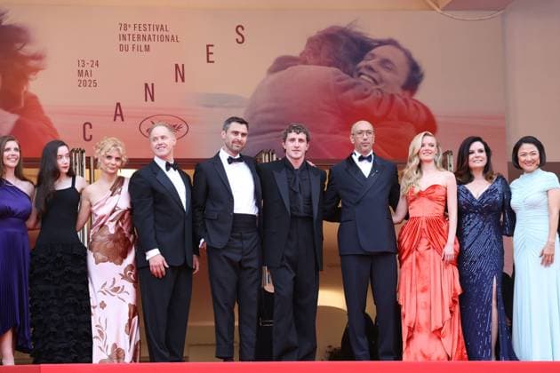 The History of Sound red carpet in Cannes Andrew Kortschak, Lisa Ciuffetti, Emma Canning, Alison Bartlett, Raphael Sbarge, Ben Shattuck, Paul Mescal, Oliver Hermanus, Hadley Robinson, Thà resa Van Graan, Zhang Xin and Sara Murphy the The History of Sound premiere during the The History of Sound premiere 78th Cannes Film Festival, France on 21 May 2025. CAP GOL GOL Cannes Cà te d Azur France Copyright: xRickxGold CapitalxPicturesx