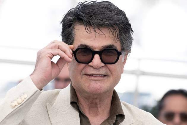 Cannes - Un Simple Accident photocall DN Jafar Panahi poses during the Un Simple Accident photocall at the 78th annual Cannes Film Festival at Palais des Festivals on May 21, 2025 in Cannes, France. Photo by David NIVIERE ABACAPRESS.COM CANNES France  Copyright: xNivierexDavid ABACAPRESS.COMx