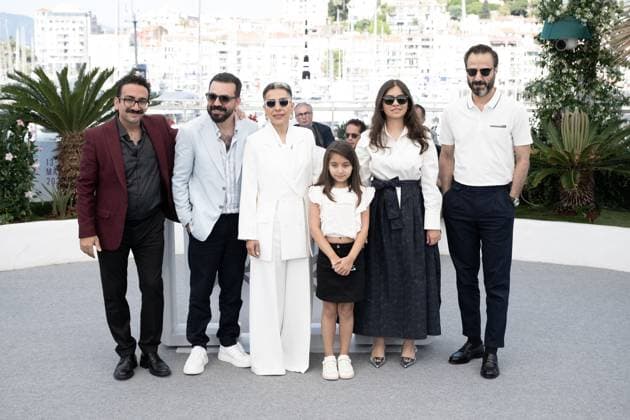 Cannes - Un Simple Accident photocall DN Vahid Mobasseri, Majid Panahi, Maryam Afsharimovahed, Delnaz Najafi, Hadis Pakbaten and Ebrahim Azizi pose during the Un Simple Accident photocall at the 78th annual Cannes Film Festival at Palais des Festivals on May 21, 2025 in Cannes, France. Photo by David NIVIERE ABACAPRESS.COM CANNES France  Copyright: xNivierexDavid ABACAPRESS.COMx