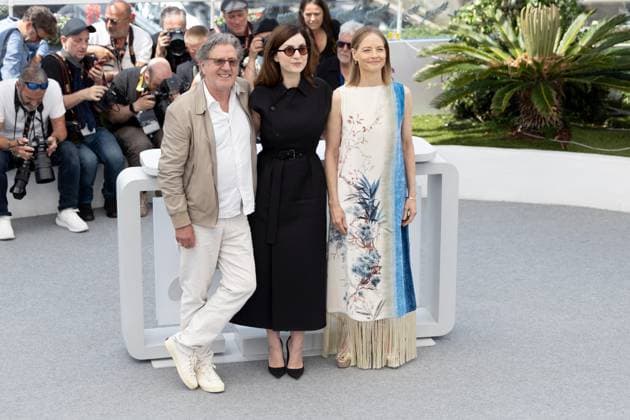 A Private Life , Photocall in Cannes, 21 05 2025 Cannes, France 21 5 2024 Daniel Auteuil, Rebecca Zlotowski, Jodie Foster during the photocall for Vie Privee A Private Life during the 78 Cannes International Film Festival The Cannes Film Festival takes place from May 13 to 24, 2025 Cannes Palais des Festivals et des Cong Provence Alpes Cote d Azur France Copyright: xChristianxEnderx