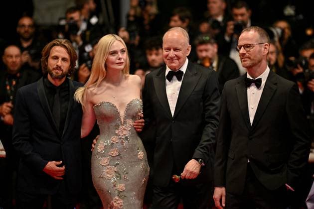 Cannes Sentimental Value Screening JR Anders Danielsen Lie, Elle Fanning, Stellan Skarsgard, Joachim Trier attending the screening of Sentimental Value at 78th Cannes Film Festival in Cannes, France on May, 21, 2025. Photo by Julien Reynaud APS-Medias ABACAPRESS.COM Cannes France  Copyright: xReynaudxJulien APS-Medias ABACAx