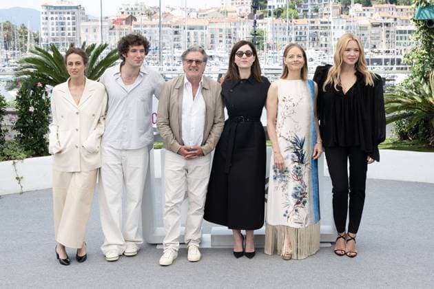 Cannes - Vie Privee photocall DN Anne Berest, Vincent Lacoste, Daniel Auteuil, Rebecca Zlotowski, Jodie Foster and Virginie Efira pose during the Vie Privee (A Private Life) photocall at the 78th annual Cannes Film Festival at Palais des Festivals on May 21, 2025 in Cannes, France. Photo by David NIVIERE ABACAPRESS.COM CANNES France  Copyright: xNivierexDavid ABACAPRESS.COMx
