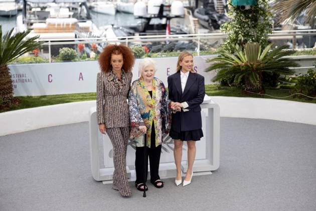 Eleanor The Great , Photocall in Cannes, 21 05 2025 Cannes, France 21 5 2024 Erin Kellyman, June Squibb, Scarlett Johansson during the photocall for Eleanor The Great during the 78 Cannes International Film Festival The Cannes Film Festival takes place from May 13 to 24, 2025 Cannes Palais des Festivals et des Congres Provence Alpes Cote d Azur France Copyright: xChristianxEnderx