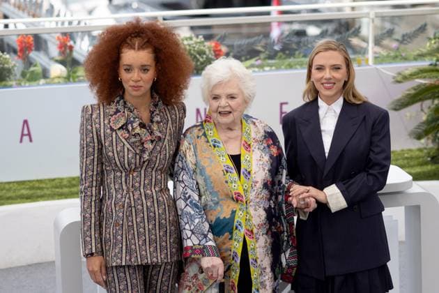 Eleanor The Great , Photocall in Cannes, 21 05 2025 Cannes, France 21 5 2024 Erin Kellyman, June Squibb, Scarlett Johansson during the photocall for Eleanor The Great during the 78 Cannes International Film Festival The Cannes Film Festival takes place from May 13 to 24, 2025 Cannes Palais des Festivals et des Cong Provence Alpes Cote d Azur France Copyright: xChristianxEnderx