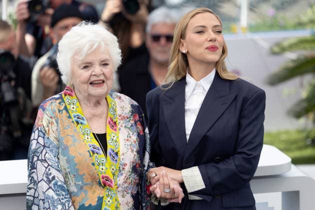 Eleanor The Great , Photocall in Cannes, 21 05 2025 Cannes, France 21 5 2024 June Squibb, Scarlett Johansson during the photocall for Eleanor The Great during the 78 Cannes International Film Festival The film festival takes place from May 13 to 24, 2025 Cannes Palais des Festivals et des Cong Provence Alpes Cote d Azur France Copyright: xChristianxEnderx