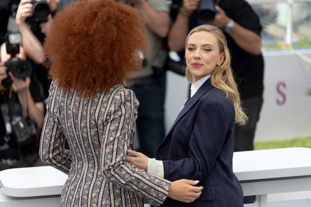 Eleanor The Great , Photocall in Cannes, 21 05 2025 Cannes, France 21 5 2024 Erin Kellyman, Scarlett Johansson during the photocall for Eleanor The Great during the 78 Cannes International Film Festival The film festival takes place from May 13 to 24, 2025 Cannes Palais des Festivals et des Cong Provence Alpes Cote d Azur France Copyright: xChristianxEnderx