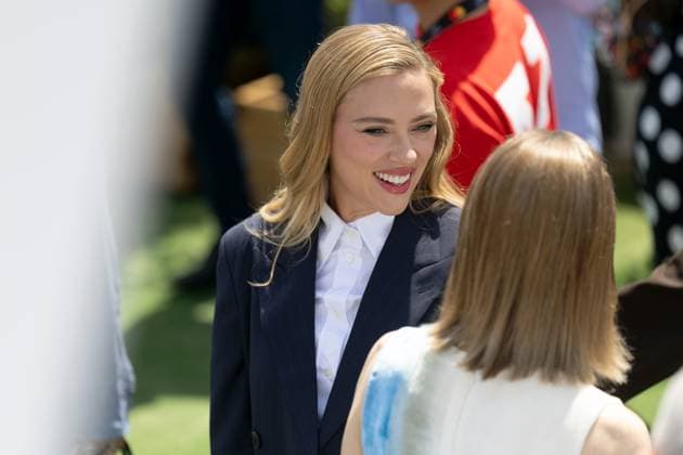 Eleanor The Great , Photocall in Cannes, 21 05 2025 Cannes, France 21 5 2024 Scarlett Johansson speaks with Jodie Foster after the Photocall for Eleanor The Great during the 78 Cannes International Film Festival The film festival takes place from May 13 to 24, 2025 Cannes Palais des Festivals et des Cong Provence Alpes Cote d Azur France Copyright: xChristianxEnderx
