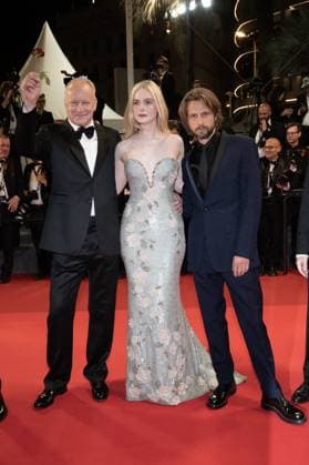 Cannes - Affeksjonsverdi Red Carpet DN Stellan Skarsgard, Elle Fanning and Anders Danielsen Lie attend the Affeksjonsverdi (Sentimental Value) red carpet at the 78th annual Cannes Film Festival at Palais des Festivals on May 21, 2025 in Cannes, France. Photo by David NIVIERE ABACAPRESS.COM CANNES France  Copyright: xNivierexDavid ABACAPRESS.COMx