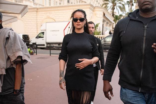 Cannes - Pregnant Rihanna On The Croisette Pregnant Rihanna seen on the Croisette in Canness, France on MAy 21, 2025, as part of the Cannes Film Festival. Photo by Florian Poitout ABACAPRESS.COM Cannes France  Copyright: xPoitoutxFlorian ABACAx
