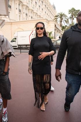 Cannes - Pregnant Rihanna On The Croisette Pregnant Rihanna seen on the Croisette in Canness, France on MAy 21, 2025, as part of the Cannes Film Festival. Photo by Florian Poitout ABACAPRESS.COM Cannes France  Copyright: xPoitoutxFlorian ABACAx