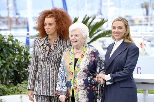 Erin Kellyman, June Squibb and Scarlett Johansson at the Eleanor the Great Photocall in Cannes on 21 05 2025