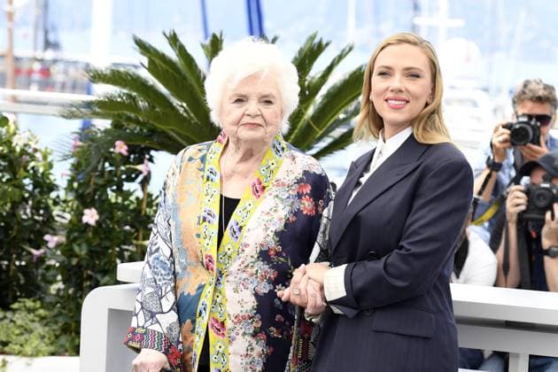 June Squibb and Scarlett Johansson at the Eleanor the Great Photocall in Cannes on 21 05 2025