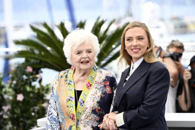 June Squibb and Scarlett Johansson at the Eleanor the Great Photocall in Cannes on 21 05 2025