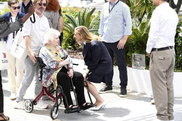 June Squibb and Scarlett Johansson at the Eleanor the Great Photocall in Cannes on 21 05 2025