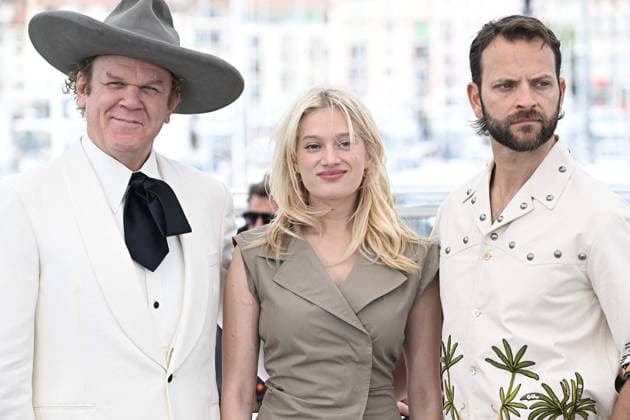 Cannes - Cannes Testa o Croce? Photocall John C. Reilly, Nadia Tereszkiewicz and Alessandro Borghi at the Testa o Croce? (Heads or Tails?) photocall in Cannes, France, on May 22, 2025, for the Un Certain Regard section of the 78th Cannes Film Festival. Photo by David Niviere ABACAPRESS.COM Cannes France  Copyright: xNivierexDavid ABACAPRESS.COMx