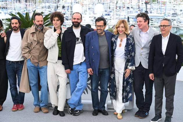 Internationale Filmfestspiele von Cannes, Le Citta di Pianura Photocall Cannes, 78th Cannes Film Festival 2025 - Day 10, Photocall of the film Le Città di Pianura . Cannes, 78th Cannes Film Festival 2025 - Day 10, Photocall of the Film Le Città di Pianura . In the photo Sergio Romano, Filippo Scotti, Francesco Sossai, Gregorio Paonessa, Marta Donzelli, Paolo Del Brocco Cannes France Copyright: xIPA ABACAx
