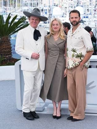 Internationale Filmfestspiele von Cannes, Testa o Croce - Heads or Tails Photocall Cannes, 78th Cannes Film Festival 2025 - day 10 - photocall of the film Heads or Tails? Cannes, 78th Cannes Film Festival 2025 - day 10 - photocall of the film Heads or Tails? In the photo: John C. Reilly, Nadia Tereszkiewicz and Alessandro Borghi Cannes Italy  Copyright: xIPA ABACAx
