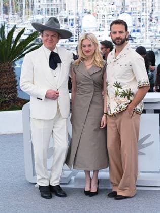Internationale Filmfestspiele von Cannes, Testa o Croce - Heads or Tails Photocall Cannes, 78th Cannes Film Festival 2025 - day 10 - photocall of the film Heads or Tails? Cannes, 78th Cannes Film Festival 2025 - day 10 - photocall of the film Heads or Tails? In the photo: John C. Reilly, Nadia Tereszkiewicz and Alessandro Borghi Cannes Italy  Copyright: xIPA ABACAx