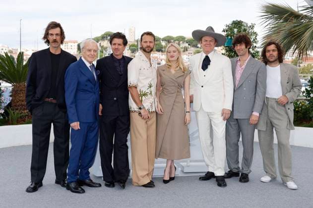 Gabriele Silli, Gianni Garko, Alessio Rigo de Righi, Alessandro Borghi, Nadia Tereszkiewicz, John C Reilly, Matteo Zoppis and Peter Lanzani at the photocall for the feature film Testa o croce Heads or Tails at the Festival de Cannes 2025 78 Cannes International Film Festival at the Palais des Festivals Cannes, 22 05 2025 Foto:xD.xBedrosianx xFuturexImagex tails_5501