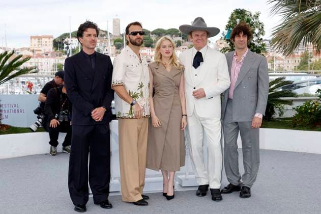 Alessio Rigo de Righi, Alessandro Borghi, Nadia Tereszkiewicz, John C Reilly and Matteo Zoppis at the photocall for the feature film Testa o croce Heads or Tails at the Festival de Cannes 2025 78 Cannes International Film Festival at the Palais des Festivals Cannes, 22 05 2025 Foto:xD.xBedrosianx xFuturexImagex tails_5512