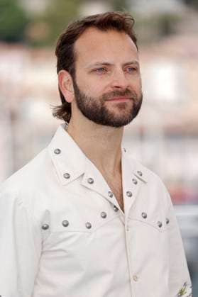 Alessandro Borghi at the photocall for the feature film Testa o croce Heads or Tails at the Festival de Cannes 2025 78 Cannes International Film Festival at the Palais des Festivals Cannes, 22 05 2025 Foto:xD.xBedrosianx xFuturexImagex tails_5525