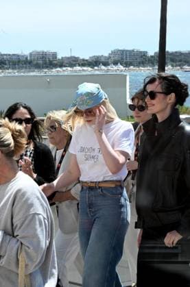 Cannes, 78th Cannes Film Festival 2025 - Elle Fanning disturbed by the wind at the end of the photocall Cannes, 78th Cannes Film Festival 2025 - Elle Fanning disturbed by the wind at the end of the photocall Cannes France  Copyright: xIPA ABACAx