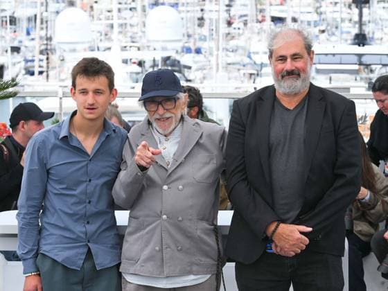Cannes, 78th Cannes Film Festival 2025 - Day 10, Photocall of the Film L Homme Qui A Vu L Ours Qui A Vu L Homme Cannes, 78th Cannes Film Festival 2025 - Day 10, Photocall of the Film L Homme Qui A Vu L Ours Qui A Vu L Homme . In the picture Timi-Joy Marbot, Pierre Richard and Gustave Kervern Cannes France  Copyright: xIPA ABACAx