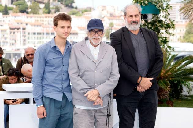 Timi Joy Marbot, Pierre Richard and Gustave Kervern at the photocall for the feature film L homme qui a vu l ours qui a vu l homme The Man Who Saw the Bear at the Festival de Cannes 2025 78 Cannes International Film Festival at the Palais des Festivals Cannes, 22 05 2025 Foto:xD.xBedrosianx xFuturexImagex homme_5501