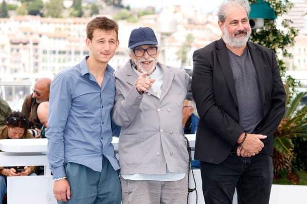 Timi Joy Marbot, Pierre Richard and Gustave Kervern at the photocall for the feature film L homme qui a vu l ours qui a vu l homme The Man Who Saw the Bear at the Festival de Cannes 2025 78 Cannes International Film Festival at the Palais des Festivals Cannes, 22 05 2025 Foto:xD.xBedrosianx xFuturexImagex homme_5503