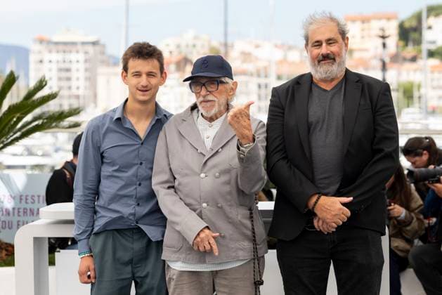 Photocall for LHomme qui a vu lours qui a vu lhomme at the 78th Cannes International Film Festival Timi Joy Marbot, Pierre Richard, Gustave Kervern Photocall for LHomme qui a vu lours qui a vu lhomme at the 78th Cannes International Film Festival, May 22, 2025 Jacovides Moreau Bestimage Photocall for LHomme qui a vu lours qui a vu lhomme at the 78th Cannes International Film Festival Cannes France  Copyright: xJACOVIDES-MOREAUx xBESTIMAGExJACOVIDES-MOREAUx xBESTIMAGEx