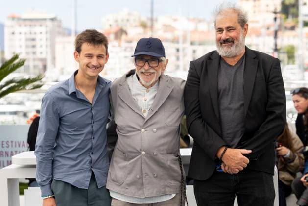 Photocall for LHomme qui a vu lours qui a vu lhomme at the 78th Cannes International Film Festival Timi Joy Marbot, Pierre Richard, Gustave Kervern Photocall for LHomme qui a vu lours qui a vu lhomme at the 78th Cannes International Film Festival, May 22, 2025 Jacovides Moreau Bestimage Photocall for LHomme qui a vu lours qui a vu lhomme at the 78th Cannes International Film Festival Cannes France  Copyright: xJACOVIDES-MOREAUx xBESTIMAGExJACOVIDES-MOREAUx xBESTIMAGEx