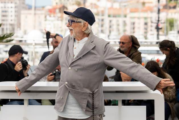 Photocall for LHomme qui a vu lours qui a vu lhomme at the 78th Cannes International Film Festival Pierre Richard Photocall for LHomme qui a vu lours qui a vu lhomme at the 78th Cannes International Film Festival, May 22, 2025 Jacovides Moreau Bestimage Photocall for LHomme qui a vu lours qui a vu lhomme at the 78th Cannes International Film Festival Cannes France  Copyright: xJACOVIDES-MOREAUx xBESTIMAGExJACOVIDES-MOREAUx xBESTIMAGEx