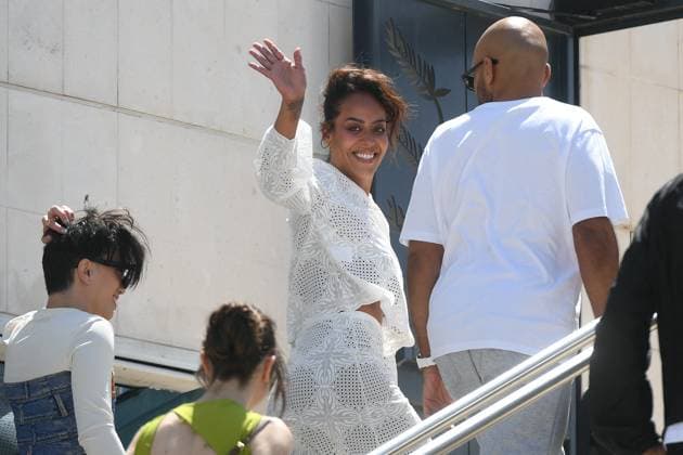 Internationale Filmfestspiele von Cannes, Ma frere Photocall Amel Bent arrives at the photocall for the film Ma Frère Cannes Première during the 78th Cannes International Film Festival Amel Bent arrives at the photocall for the film Ma Frère Cannes Première during the 78th Cannes International Film Festival on May 22, 2025 Lionel Urman Bestimage Amel Bent arrives at the photocall for the film Ma Frère Cannes Première during the 78th Cannes International Film Festival on May 22, 2025 Cannes France  Copyright: xLIONELxURMANxx xBESTIMAGExLIONELxURMANxx xBESTIMAGEx