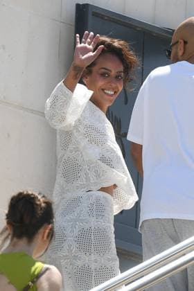 Internationale Filmfestspiele von Cannes, Ma frere Photocall Amel Bent arrives at the photocall for the film Ma Frère Cannes Première during the 78th Cannes International Film Festival Amel Bent arrives at the photocall for the film Ma Frère Cannes Première during the 78th Cannes International Film Festival on May 22, 2025 Lionel Urman Bestimage Amel Bent arrives at the photocall for the film Ma Frère Cannes Première during the 78th Cannes International Film Festival on May 22, 2025 Cannes France  Copyright: xLIONELxURMANxx xBESTIMAGExLIONELxURMANxx xBESTIMAGEx