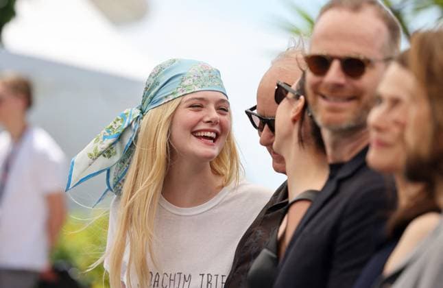 Photocall du film Affeksjonsverdi lors du 78ème Festival International du Film de Cannes Elle Fanning au photocall du film Affeksjonsverdi lors du 78ème Festival International du Film de Cannes, au Palais des Festivals à Cannes, France, le 22 mai 2025 Jacovides Moreau Bestimage Sentimental Value Photocall during the 78th Cannes International Film Festival, in Cannes, France, on May 22, 2025 Cannes France  Copyright: xJACOVIDES-MOREAUx xBESTIMAGExJACOVIDES-MOREAUx xBESTIMAGEx