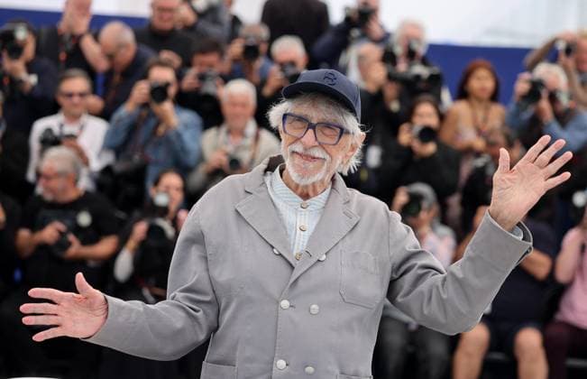 Pierre Richard au photocall du film LHomme Qui A Vu LOurs Qui A Vu LHomme lors du 78ème Festival International du Film de Cannes, au Palais des Festivals à Cannes, France, le 22 mai 2025 Jacovides Moreau Bestimage LHomme Qui A Vu LOurs Qui A Vu LHomme Photocall during the 78th Cannes International Film Festival, in Cannes, France, on May 22, 2025  Copyright: xJACOVIDES-MOREAUx xBESTIMAGExJACOVIDES-MOREAUx xBESTIMAGEx