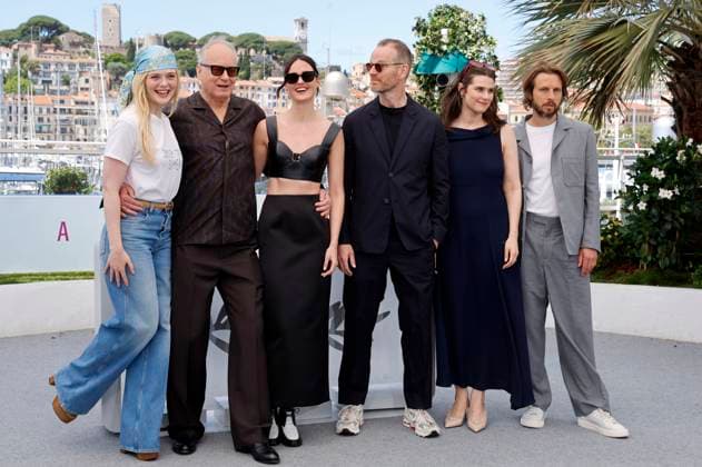 Elle Fanning, Stellan Skarsgard, Renate Reinsve, Joachim Trier, Inga Ibsdotter Lilleaas and Anders Danielsen Lie at the photocall for the feature film Affeksjonsverdi Sentimental Value at the Festival de Cannes 2025 78 Cannes International Film Festival at the Palais des Festivals Cannes, 22 05 2025 Foto:xD.xBedrosianx xFuturexImagex sentimental_5502