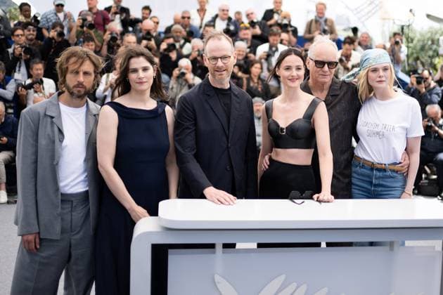 Cannes Sentimental Value Photocall AM Stellan Skarsgard, Renate Reinsve, Elle Fanning, Anders Danielsen Lie, Joachim Trier, Inga Ibsdotter Lilleaas attending the Affeksjonsverdi (Sentimental Value) Photocall in Cannes, France on May 22, 2025 as part of the 78th Cannes Film Festival. Photo by Aurore Marechal ABACAPRESS.COM Cannes France  Copyright: xMarechalxAurore ABACAx