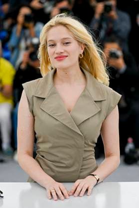 78eme Festival International du Film de Cannes Photocall with cast of Heads or tails 78th International Cannes Film Festival Photocall with cast of Heads or tails movie 444925 2025 05 22 Cannes France Tereszkiewicz, Nadia  Copyright: xSergexArnalx xStarfacex STAR_444925_011
