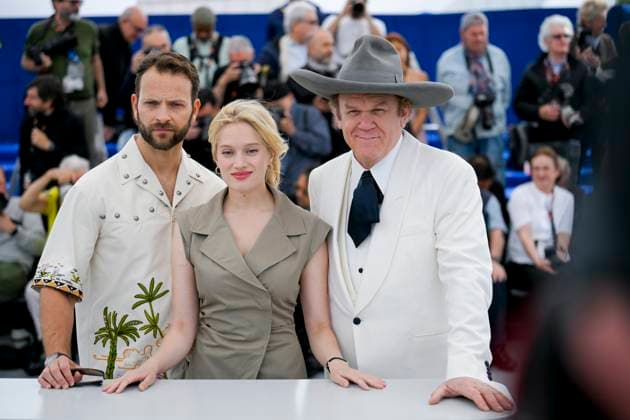 78eme Festival International du Film de Cannes Photocall du film Heads or tails 78th International Cannes Film Festival Photocall with cast of Heads or tails movie 444925 2025 05 22 Cannes France Reilly, John C Tereszkiewicz, Nadia Borghi, Alessandro  Copyright: xSergexArnalx xStarfacex STAR_444925_016