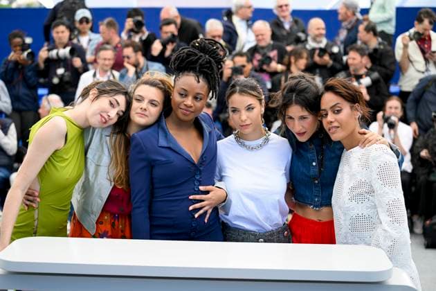 78eme Festival International du Film de Cannes Photocall du film Ma frere 78th International Cannes Film Festival Photocall with cast of Ma frère movie 444929 2025 05 22 Cannes France de Baecque, Suzanne Gueret, Romane Kebe, Fanta Nataf, Shirel Akoka, Lise Bent, Amel  Copyright: xSergexArnalx xStarfacex STAR_444929_002