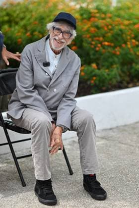 Cannes - L Homme Qui a Vu L ours Qui a Vu L Homme Photocall Pierre Richard attend the LHomme Qui A Vu LOurs Qui A Vu LHomme photocall at the 78th annual Cannes Film Festival at Palais des Festivals on May 22, 2025 in Cannes, France. Photo by Franck Castel ABACAPRESS.COM Cannes France  Copyright: xCastelxFranck ABACAx