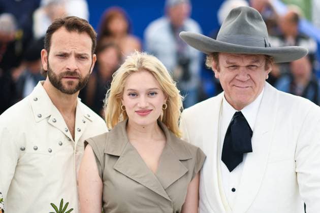 Cannes Heads or Tails Photocall AM Alessandro Borghi, Nadia Tereszkiewicz and John C. Reilly attending the Heads or Tails Photocall in Cannes, France on May 22, 2025 as part of the 78th Cannes Film Festival. Photo by Aurore Marechal ABACAPRESS.COM Cannes France  Copyright: xMarechalxAurore ABACAx