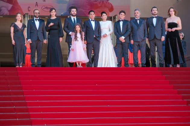 78eme Festival International du Film de Cannes Montée des marches du film Woman and Chili 78th International Cannes film festival Red Carpet 444948 2025 05 22 France Roustaee, Saeed Izadyar, Parinaz Maadi, Payman  Copyright: xFranckxBoutonnetx xStarfacex STAR_444948_014