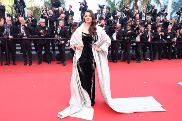 Cannes - La Venue de l Avenir (Colours Of Time) Red Carpet Aishwarya Rai attends the La Venue De L avenir (Colours Of Time) red carpet at the 78th annual Cannes Film Festival at Palais des Festivals on May 22, 2025 in Cannes, France. Photo by Jerome Domine ABACAPRESS.COM Cannes France  Copyright: xDominexJerome ABACAx