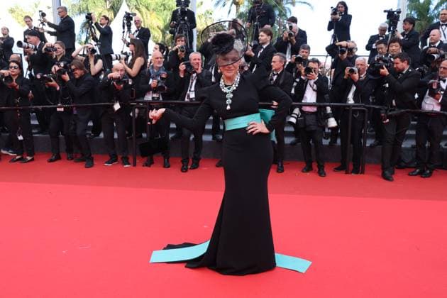 Cannes - La Venue de l Avenir (Colours Of Time) Red Carpet Helen Mirren attends the La Venue De L avenir (Colours Of Time) red carpet at the 78th annual Cannes Film Festival at Palais des Festivals on May 22, 2025 in Cannes, France. Photo by Jerome Domine ABACAPRESS.COM Cannes France  Copyright: xDominexJerome ABACAx