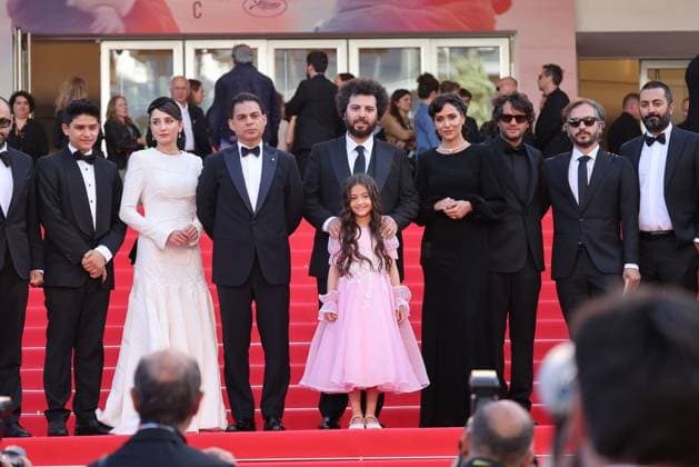 J Descente des marches du film Man O Bachech Woman and child lors du 78ème Festival International du Film de Cannes Sinan Mohebi, Sahar Goldust, Payman Maadi, Saeed Roustaee, Arshida Dorostkar, Parinaz Izadyar, guest Descente des marches du film Man O Bachech Woman and child lors du 78ème Festival International du Film de Cannes, au Palais des Festivals in Cannes On may 22th 2025 Jacovides Moreau Bestimage People leaving the red carpet for the movie Man O Bachech Woman and child during the 78th Cannes International Film Festival at the Palais des Festivals in Cannes, France On may 22th 2025 Cannes France  Copyright: xJACOVIDES-MOREAUx xBESTIMAGExJACOVIDES-MOREAUx xBESTIMAGEx